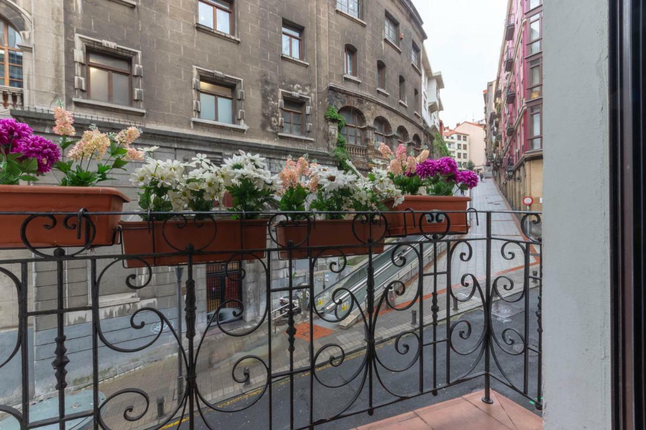 Apartment Between Old Town & Guggenheim!! Private Parking 毕尔巴鄂 外观 照片